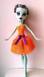 вязаное платье для кукол