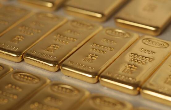 Правительству предложили закупать больше золота вместо валюты