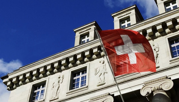 Швейцария приостановила обмен налоговой информацией с РФ