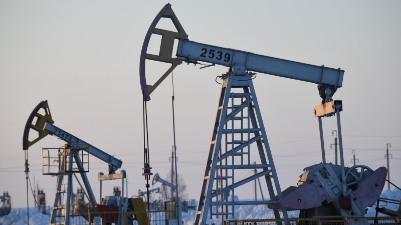 Цена нефти марки Brent опустилась ниже 77 долларов за баррель